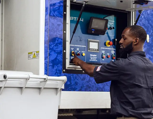 Operating mobile shredding truck on location